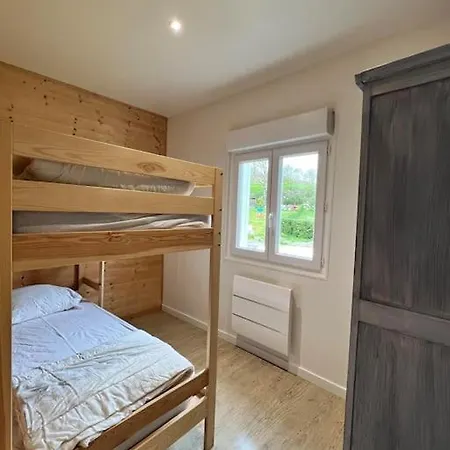 Chalet A Proximite Du Lac Villefranche De Panat シャレー